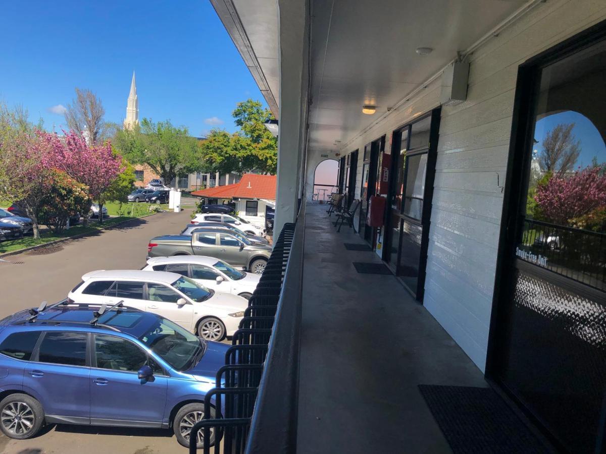 Hacienda Motor Lodge Palmerston North Exterior foto